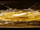 拍油锅里的泡泡，像沸腾的星球