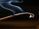 拍线香燃烧的灰烬，时间的坍塌