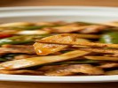 拍菜把筷子架碗上，照片立马“有人气”