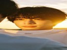 拍到好看的光影，但人站在里面脸太黑？用"反光"思维补光