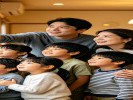 拍全家福总是站位死板、表情僵硬？试试"动态抓拍法"，每张都自然