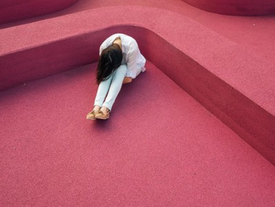 为什么女生容易哭_女孩子经常哭是怎么回事？